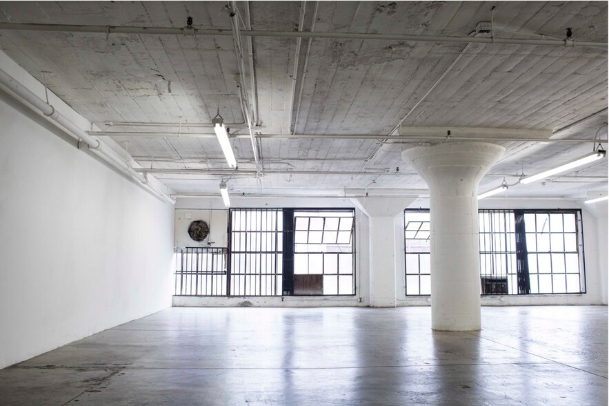 More Photos Of 1114 S Los Angeles St, Los Angeles Warehouse For Lease