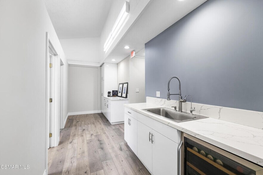 More Photos Of 2505 Canada Blvd, Glendale Office For Lease