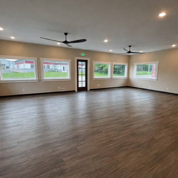 More Photos Of 5818 Big Tree Rd, Livonia Restaurant For Lease