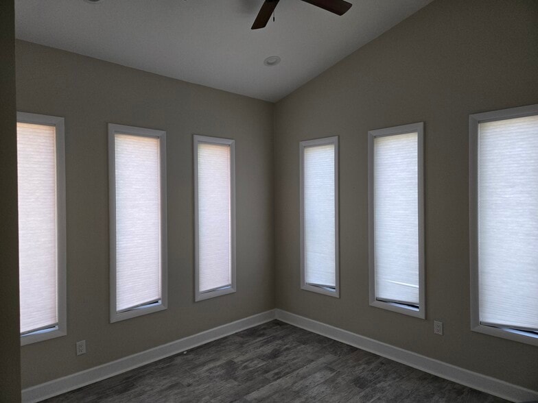 More Photos Of 1201 Hamlet Ave, Clearwater Office For Sale