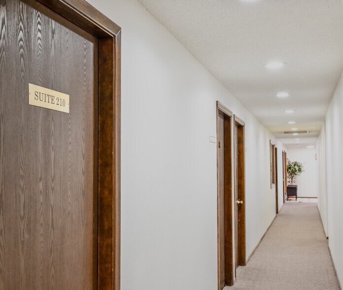 More Photos Of 1111 E Lincolnway, Cheyenne Loft Creative Space For Lease