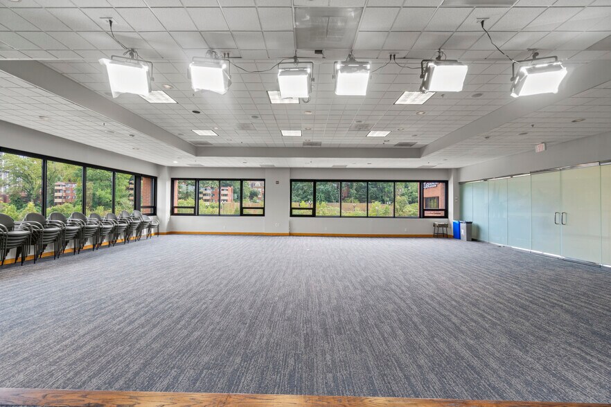 More Photos Of 1501 Langston Blvd, Arlington Office For Sale