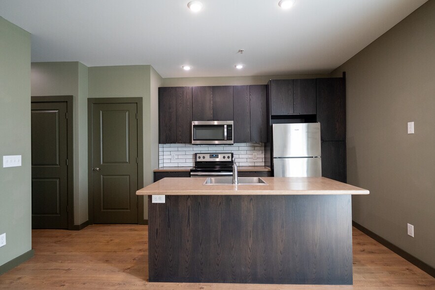 More Photos Of 217 W 6th St, Bloomington Apartments For Sale