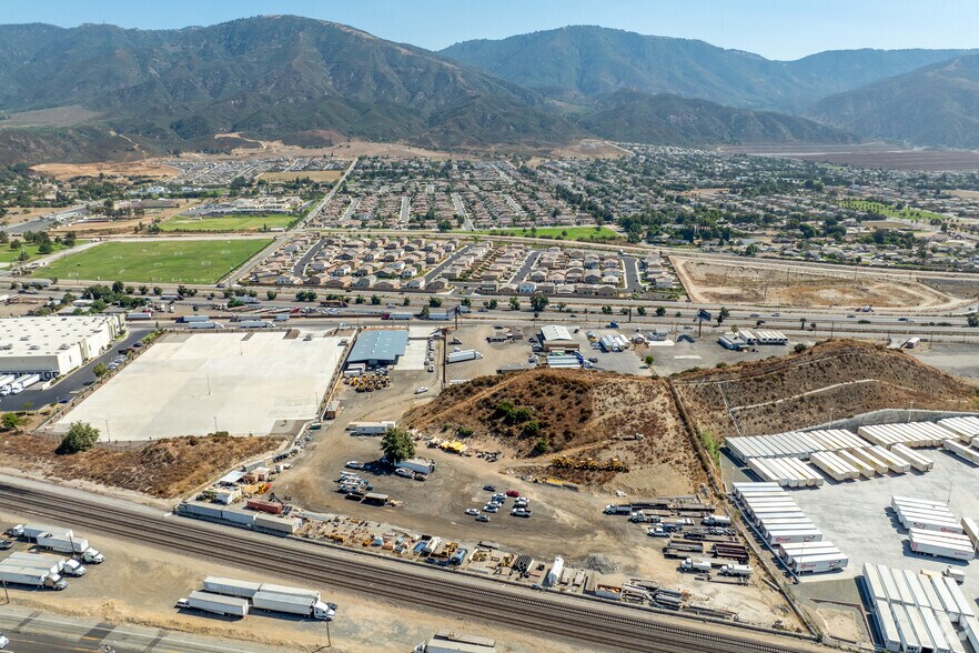 More Photos Of 20075 Kendall Dr, San Bernardino Warehouse For Sale
