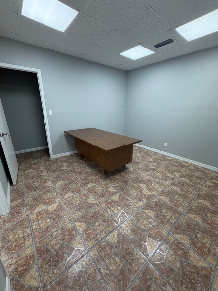 More Photos Of 555 Parque Dr, Ormond Beach Coworking Space
