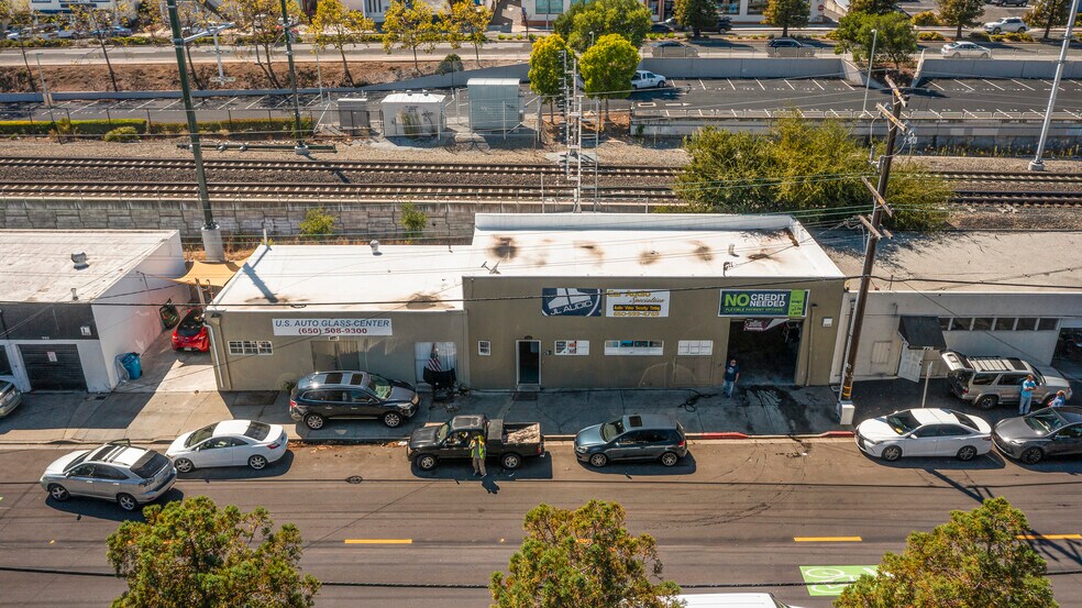 More Photos Of 780 Old County Rd, Belmont Service For Lease