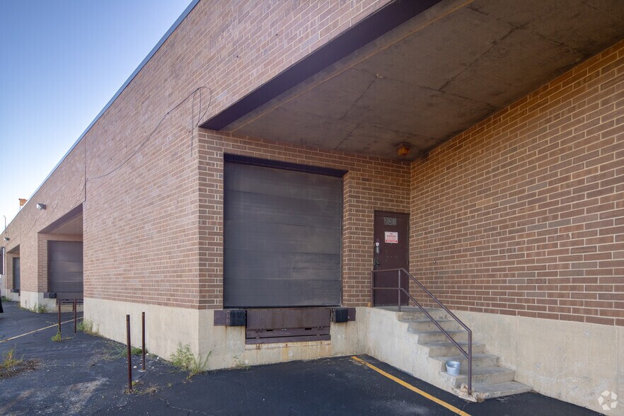 More Photos Of 740-750 Pinecrest Dr, Prospect Heights Warehouse For Lease