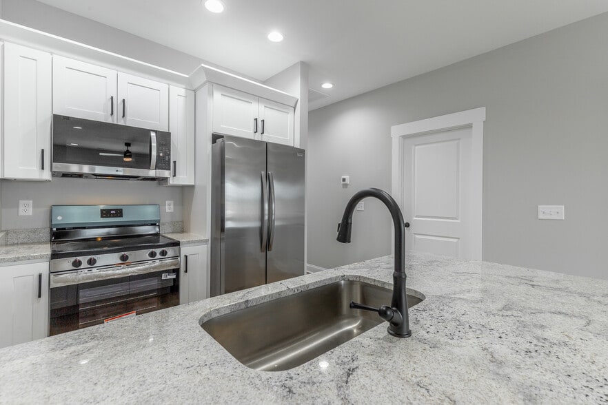 More Photos Of 916 Airport Rd, Chattanooga Multifamily For Sale