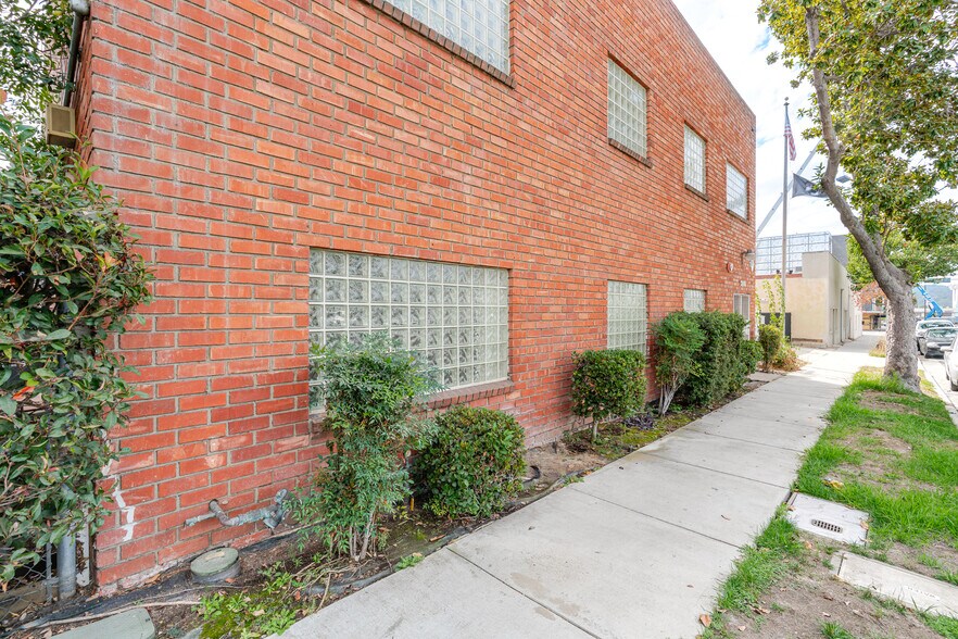 More Photos Of 700-710 W Wilson Ave, Glendale Office For Lease