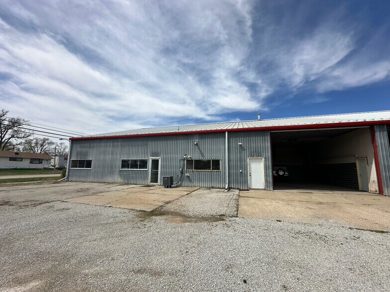 More Photos Of 2242 Silver St, Ashland Light Manufacturing For Lease