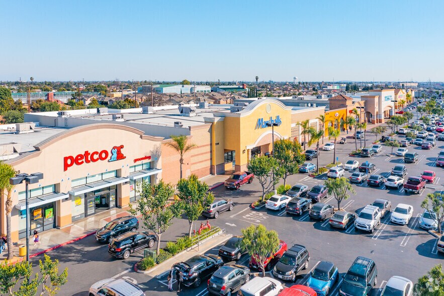 More Photos Of 7000-8000 Alameda St, Huntington Park Unknown For Lease