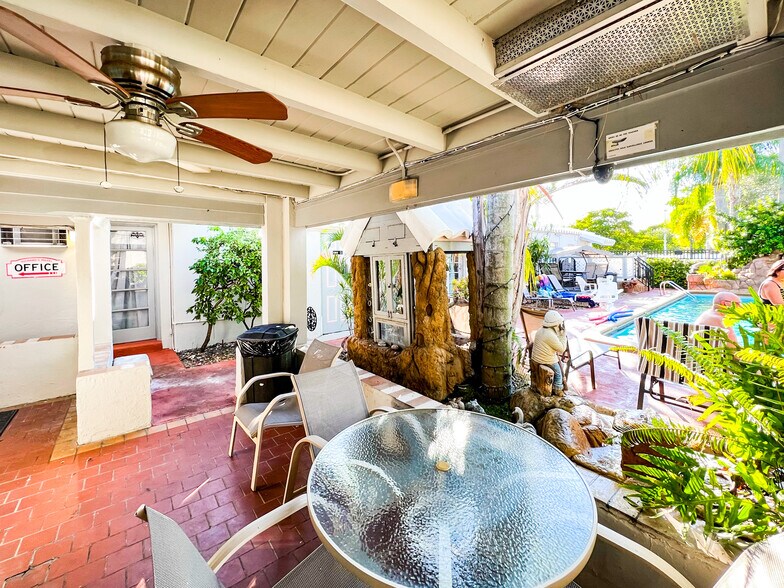 More Photos Of 1219 S Federal Hwy, Hollywood Hotel For Sale