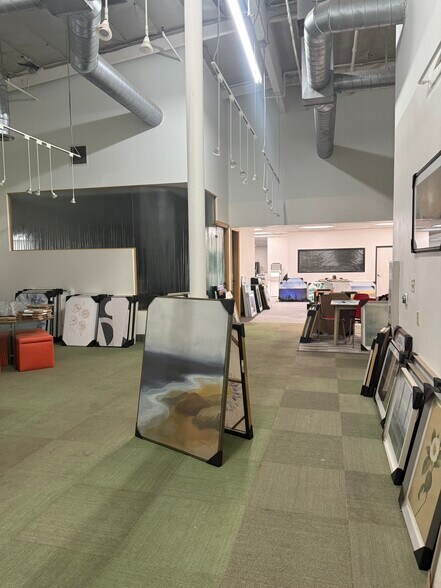 More Photos Of 9200 Gazette Ave, Chatsworth Warehouse For Lease