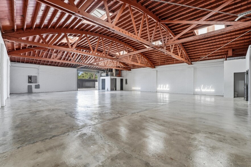 More Photos Of 11317 Atlantic Ave, Lynwood Warehouse For Sale