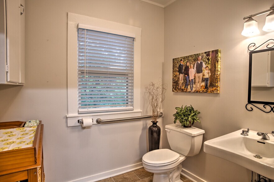 More Photos Of 7707 Poplar Pike, Germantown Office For Lease