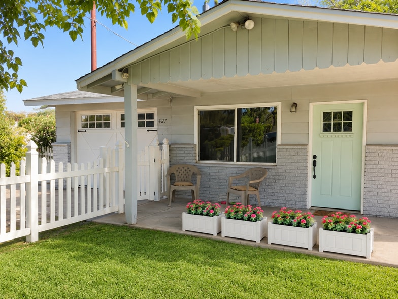 More Photos Of 427 N 15th St, Cottonwood Trailer Camper Park For Sale