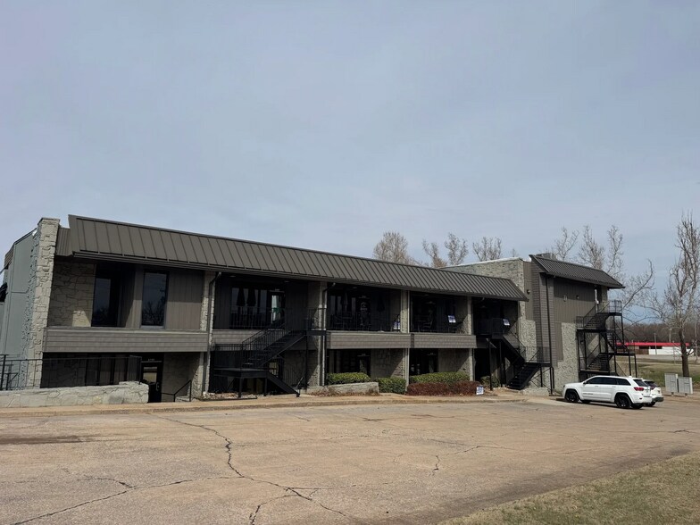 Primary Photo Of 7901 NE 10th St, Midwest City Office For Lease