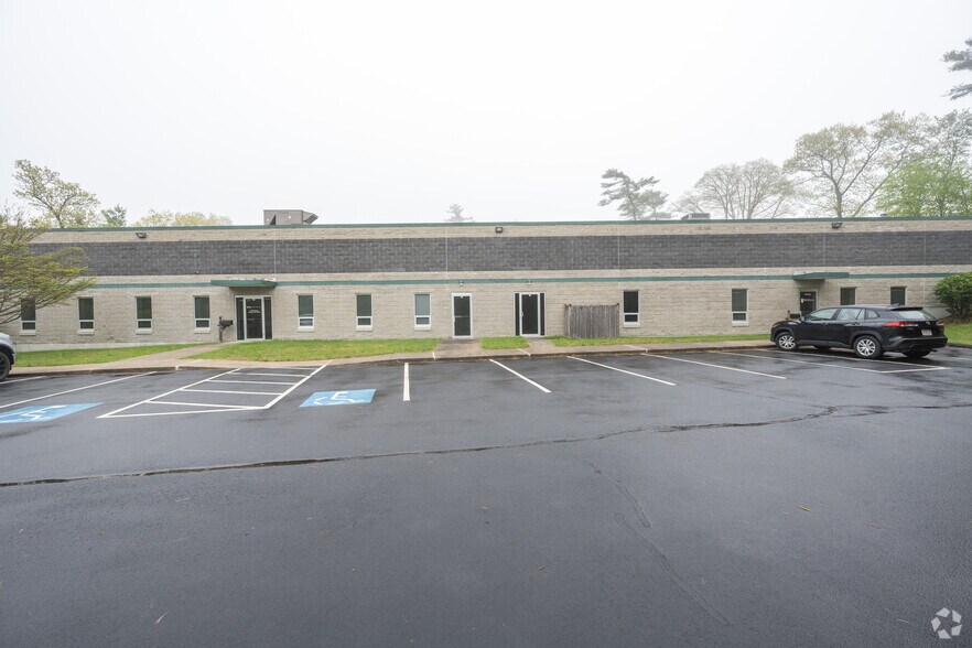 More Photos Of 41 Sharp St, Hingham Warehouse For Lease