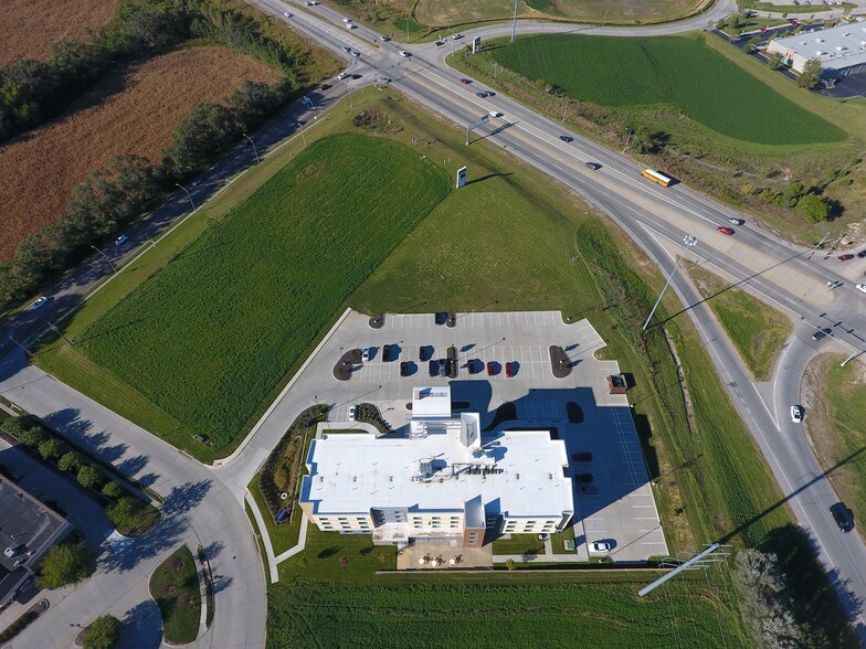 More Photos Of 7047 N 102nd Cir, Omaha Land For Lease