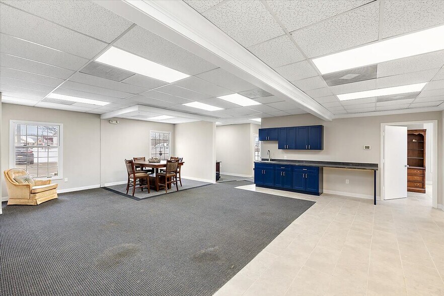 More Photos Of 37244 S Groesbeck Hwy, Clinton Township Office For Sale