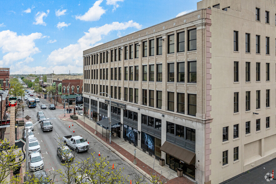 Primary Photo Of 2-24 W Cass St, Joliet Office For Lease