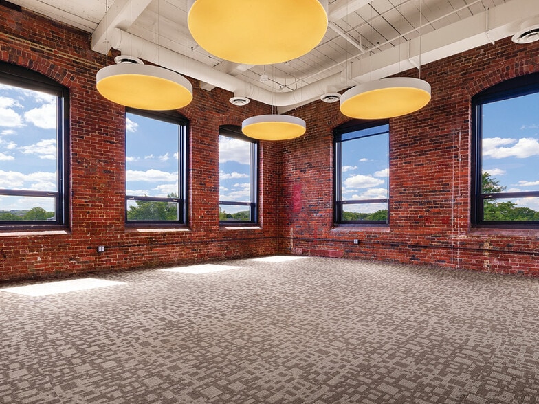 More Photos Of 55 Chapel St, Newton Unknown For Lease