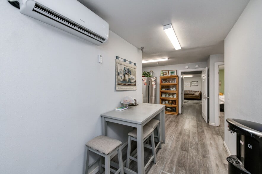 More Photos Of 137 N L St, Dinuba Storefront Retail Residential For Sale