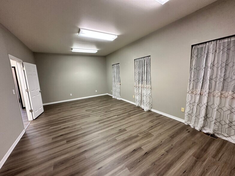 More Photos Of 4037 Hwy 93 N, Stevensville Office For Lease
