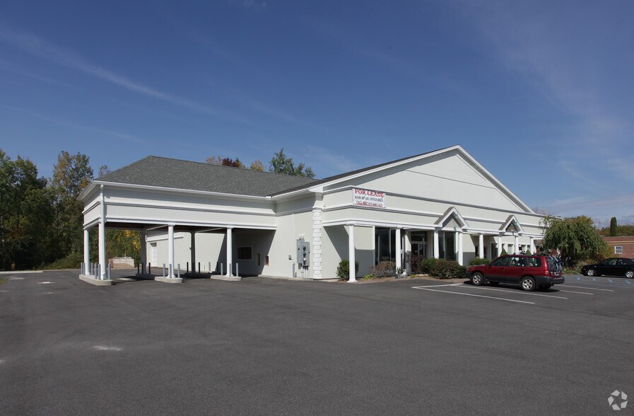 More Photos Of 439 Pittsfield Rd, Lenox Freestanding For Lease