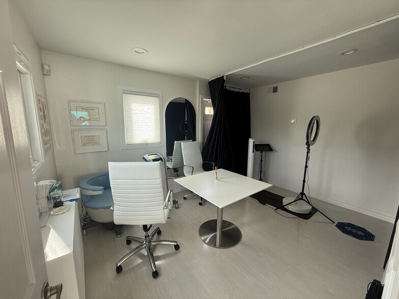 More Photos Of 7880 Exchange Pl, La Jolla Freestanding For Lease