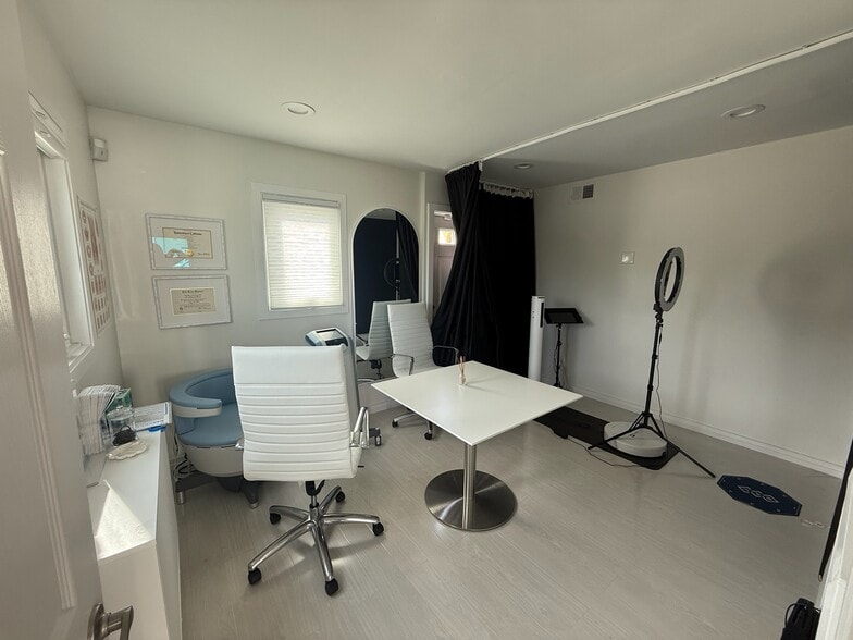 More Photos Of 7880 Exchange Pl, La Jolla Freestanding For Lease