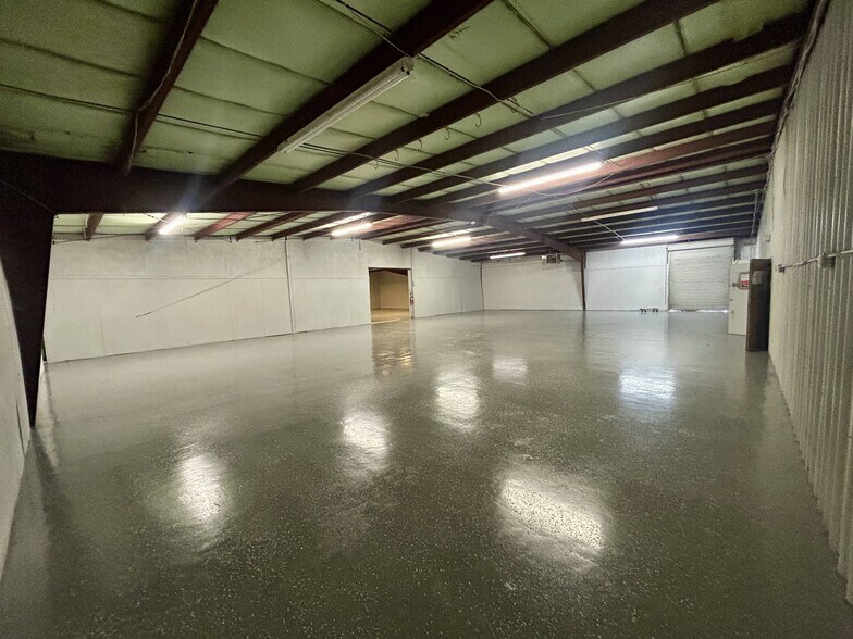 More Photos Of 164 Robert Smalls Pky, Beaufort Flex For Lease