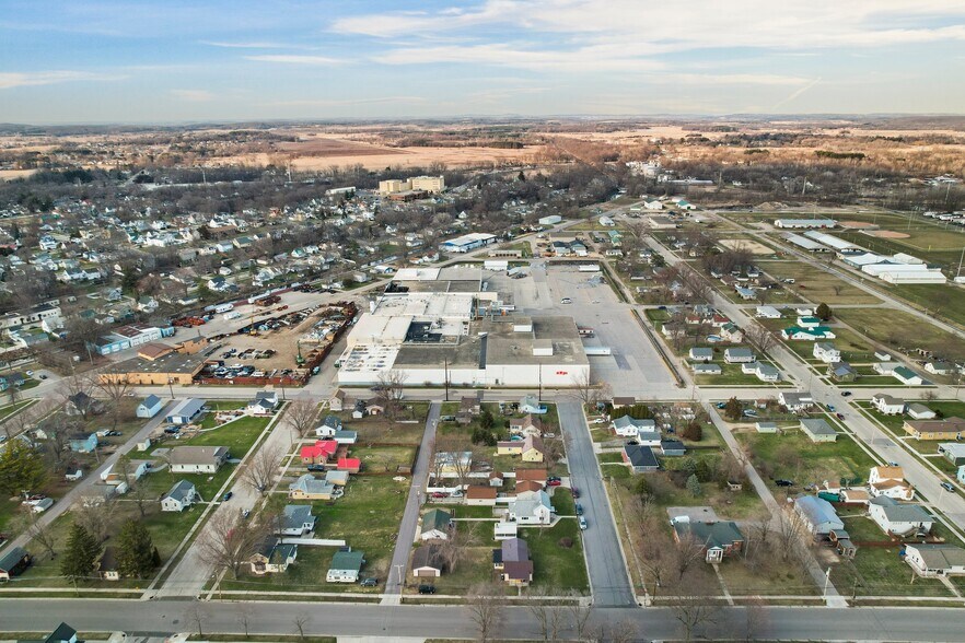 More Photos Of 515 E Wisconsin St, Portage Auto Dealership For Sale