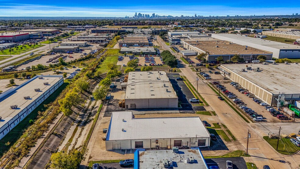 More Photos Of 8358 Moberly Ln, Dallas Light Distribution For Lease