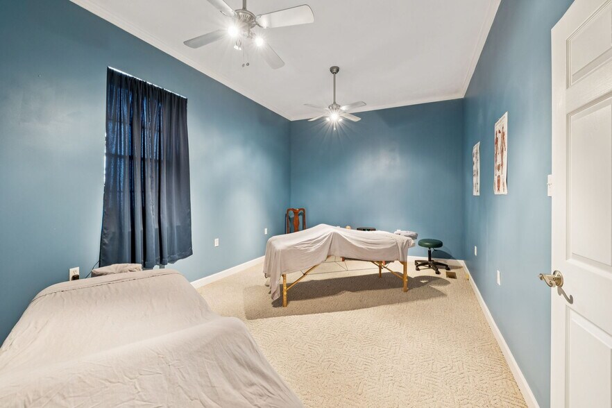 More Photos Of 220 Public Sq, Lafayette General Retail For Sale