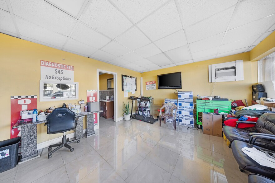 More Photos Of 13250 NW 7th Ave, Miami Auto Repair For Sale