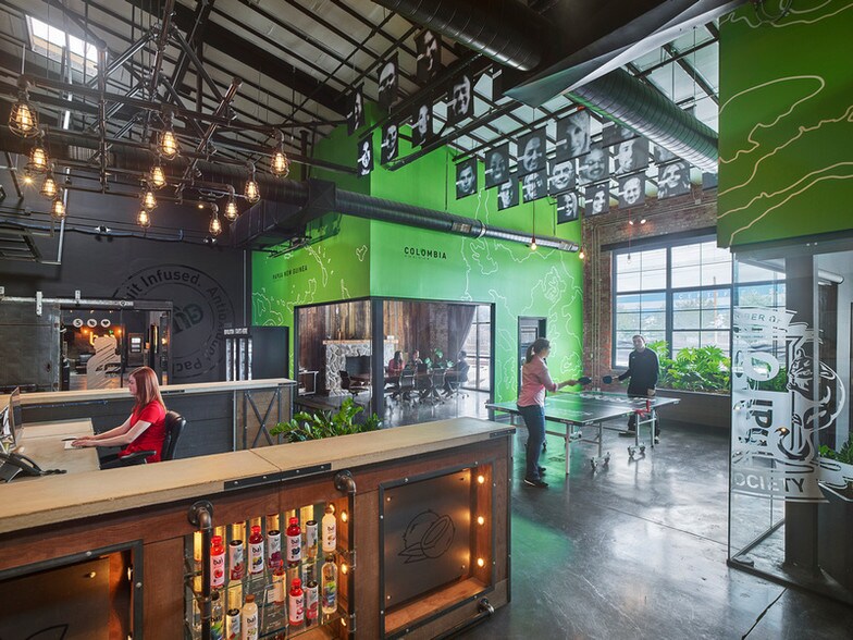 More Photos Of 1800 E State St, Hamilton Showroom For Lease