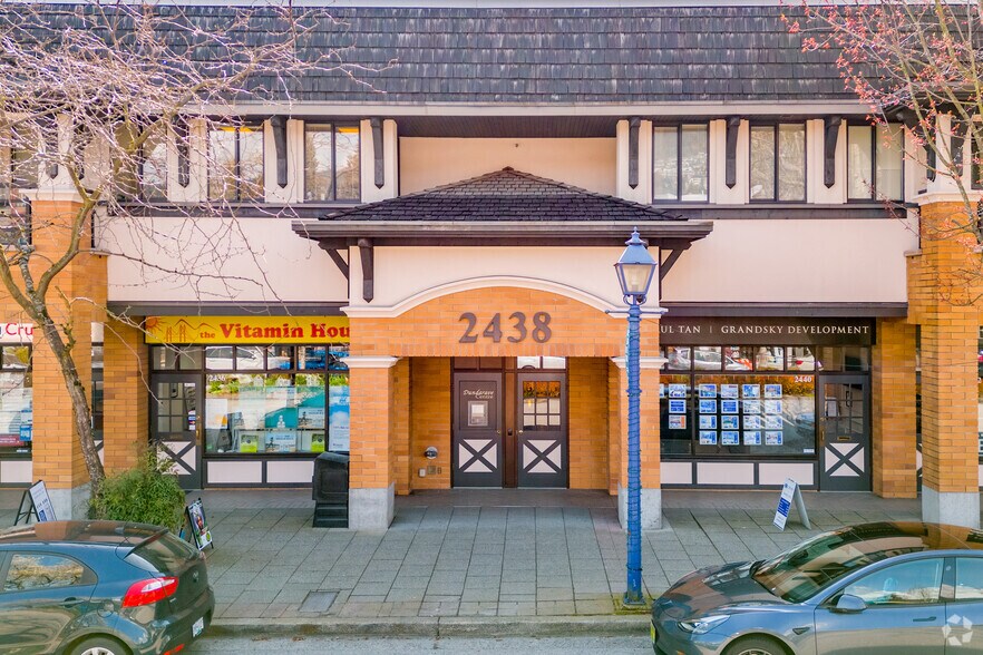 More Photos Of 2438 Marine Dr, West Vancouver Storefront Retail Office For Lease