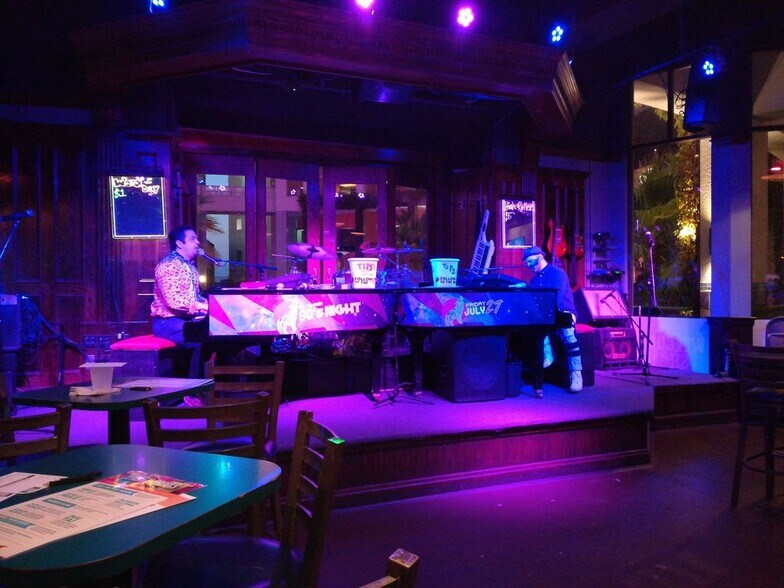 More Photos Of 6356 Hollywood Blvd, Los Angeles Storefront Retail Office For Lease