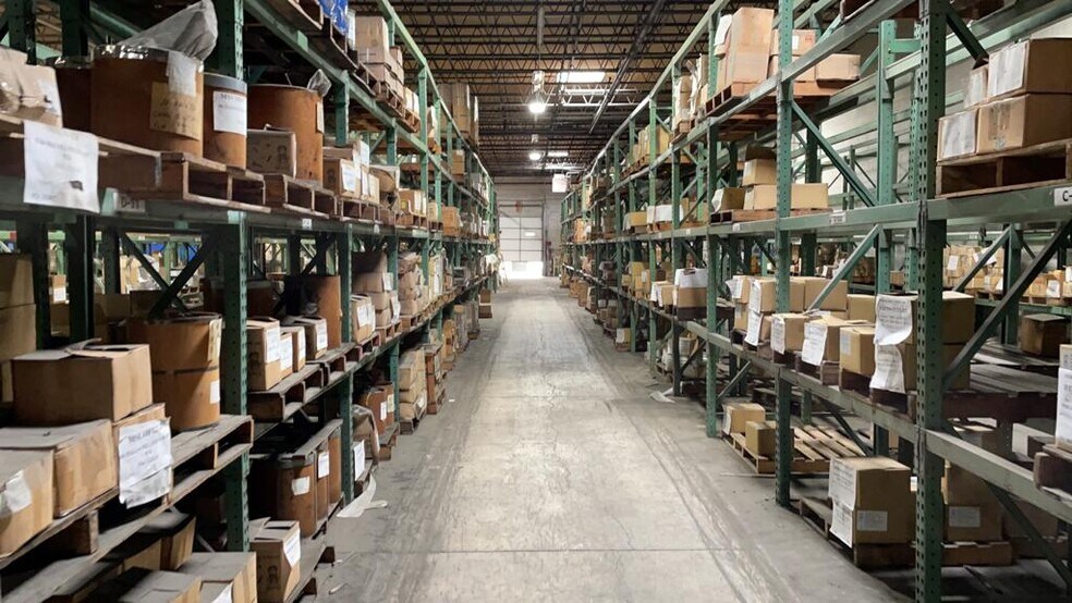 More Photos Of 400 N Midland Ave, Saddle Brook Warehouse For Lease