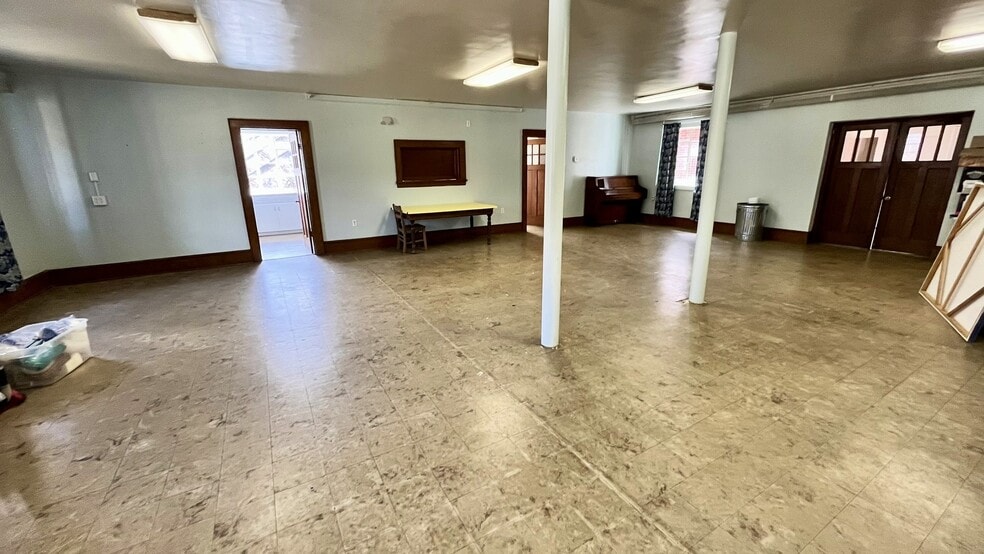 More Photos Of 911 Falls Rd, Rocky Mount Religious Facility For Sale