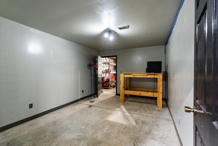 More Photos Of 5141 Roane State Hwy, Rockwood Warehouse For Sale