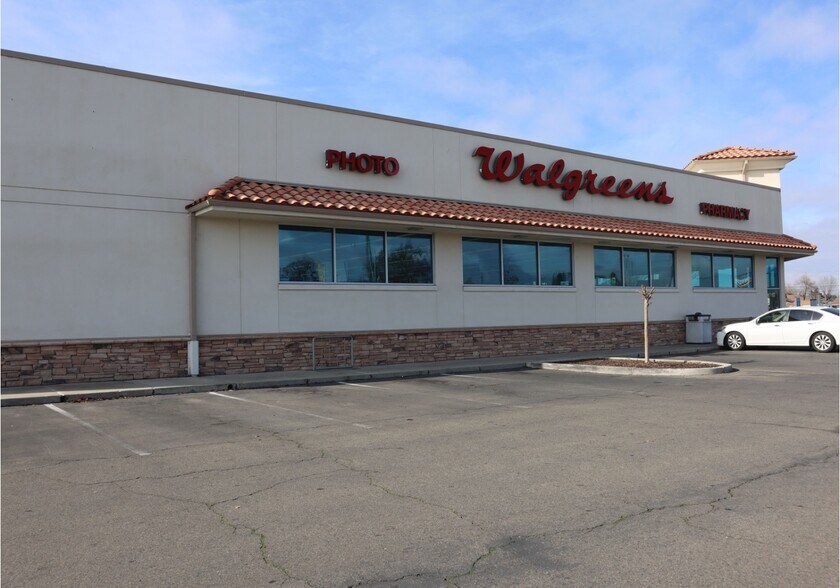 More Photos Of 170 W El Monte Way, Dinuba Drugstore For Sale