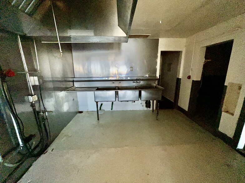 More Photos Of 1524-1526 Solano Ave, Vallejo Storefront For Sale
