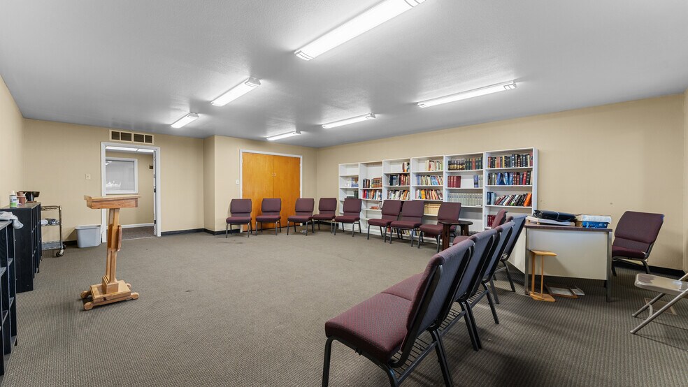 More Photos Of 355 Panama Ave, Chico Flex For Sale