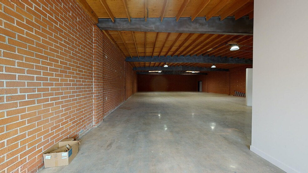 More Photos Of 2222 Cotner Ave, Los Angeles Office For Lease