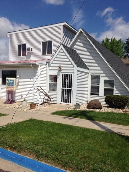 More Photos Of 101 W South St, Durand Restaurant For Sale