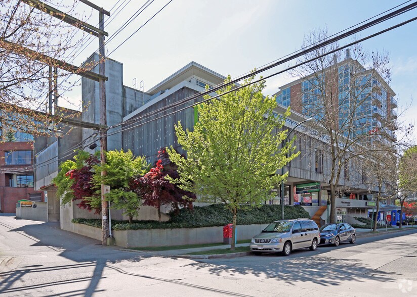 More Photos Of 1530-1538 7th Ave W, Vancouver Office For Lease
