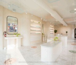More Photos Of 652 Queen St W, Toronto Storefront Retail Residential For Lease