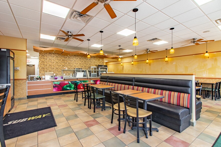 More Photos Of 407 S 4th St, Dunlap Storefront Retail Office For Lease